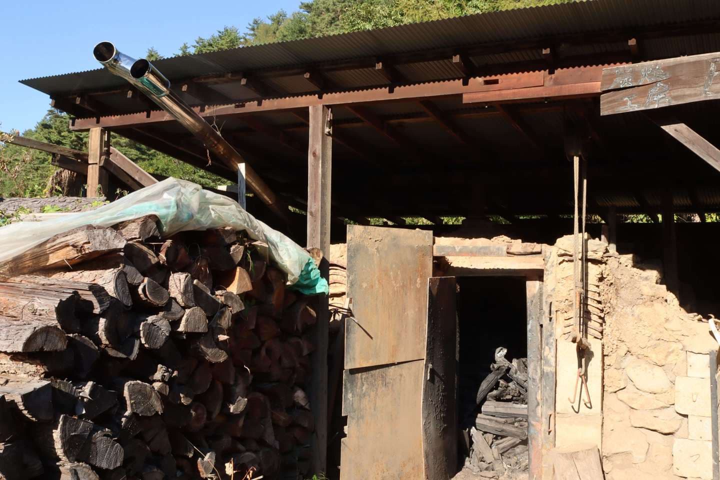 プライド部会 炭焼き小屋